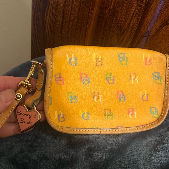 Dooney & Bourke Orange DB Monogram Wristlet, removable strap, good/excellent - Picture 3 of 8